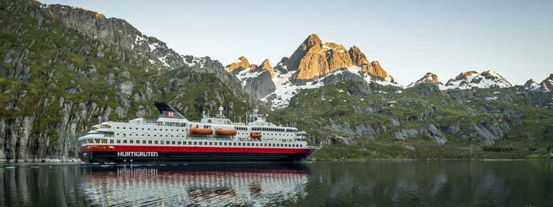Waarom 'cruisen' met Hurtigruten? Zo beleeft u de Noorse Kust van dichtbij!