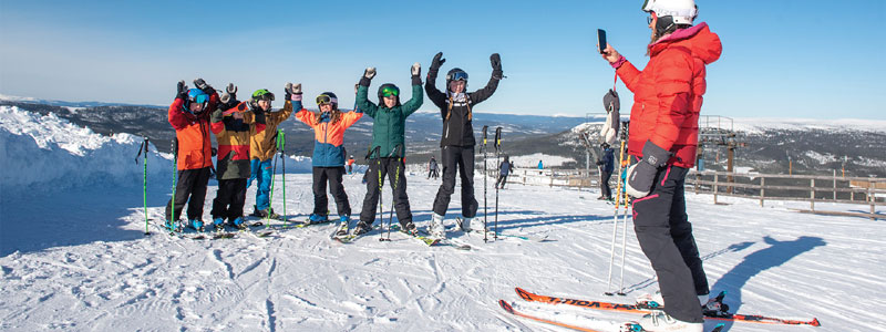 Wintersport in Stöten, Zweden - foto op de top