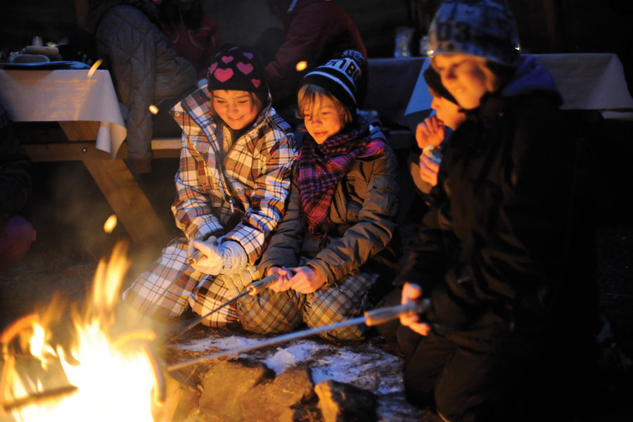 Grillen in de winterse natuur (foto-Utefoto)