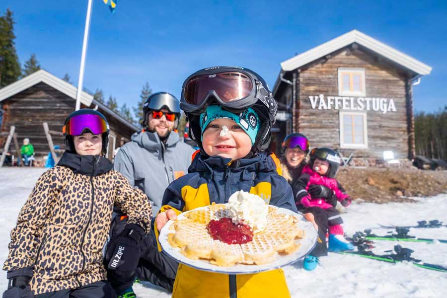 Wintersport met het gezin in Kläppen, Zweden