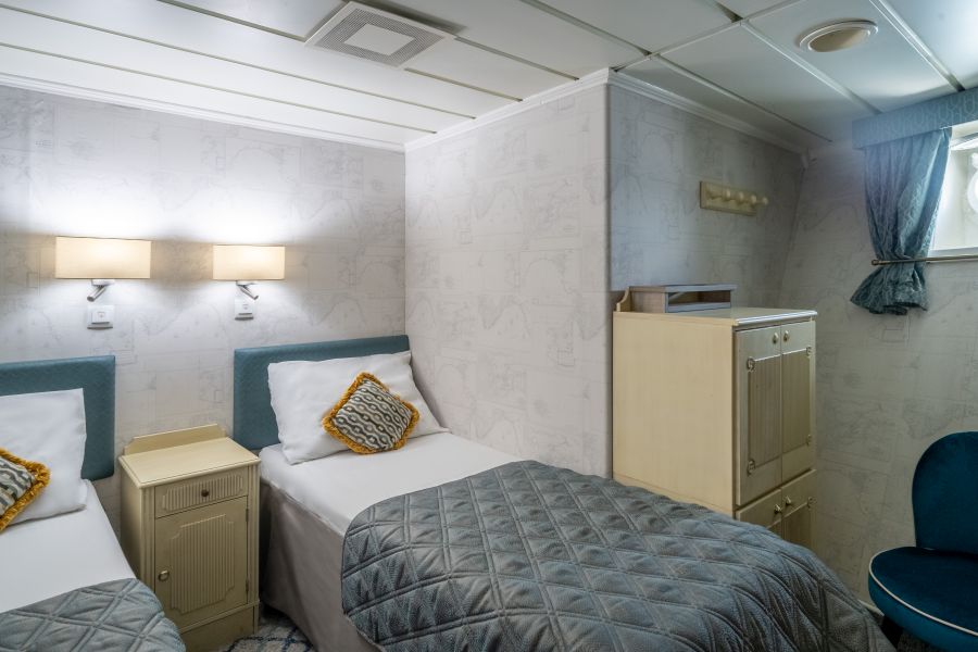 MS Serenissima - Standard Twin Cabin Hurtigruten Svalbard / Paulina Hinz