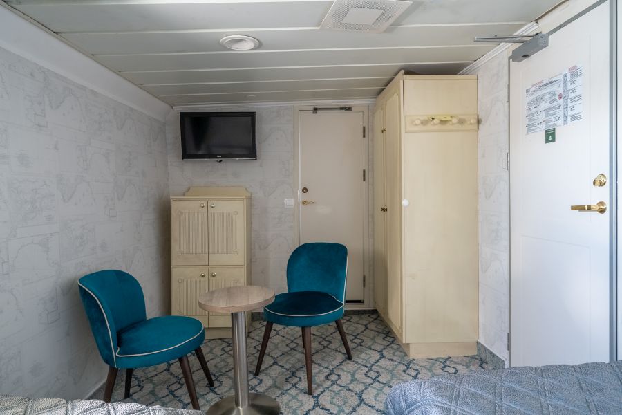 MS Serenissima - Standard Twin Cabin Hurtigruten Svalbard / Paulina Hinz