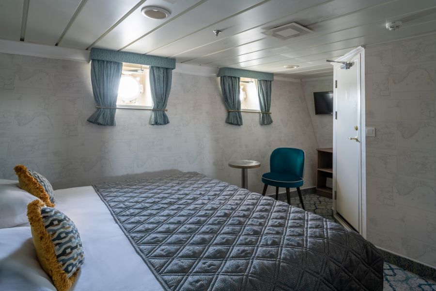 Superior Double Cabin onboard MS Serenissima Hurtigruten Svalbard / Paulina Hinz