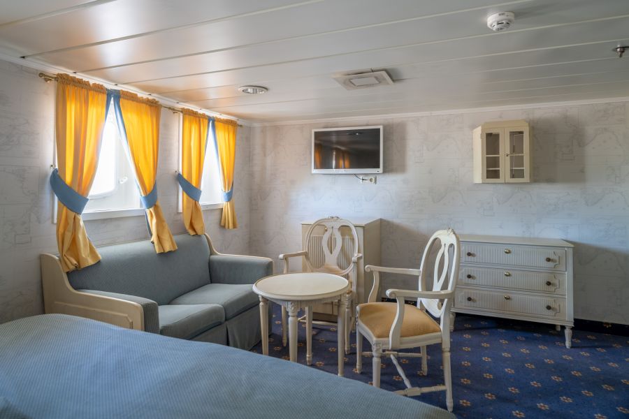 MS Serenissima - Junior suite Hurtigruten Svalbard / Paulina Hinz