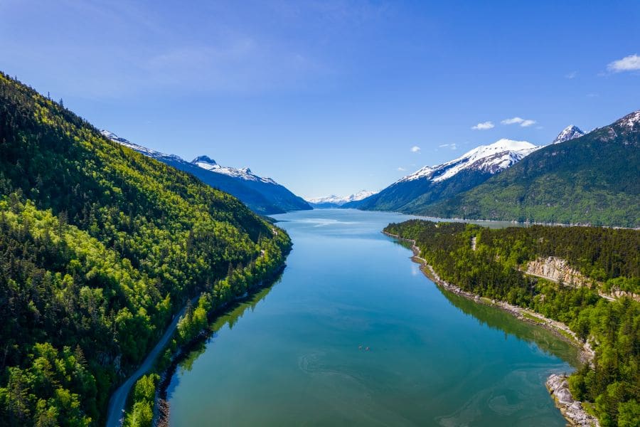 Uitzicht op de Chilkoot Inlet bij Skagway in Alaska.