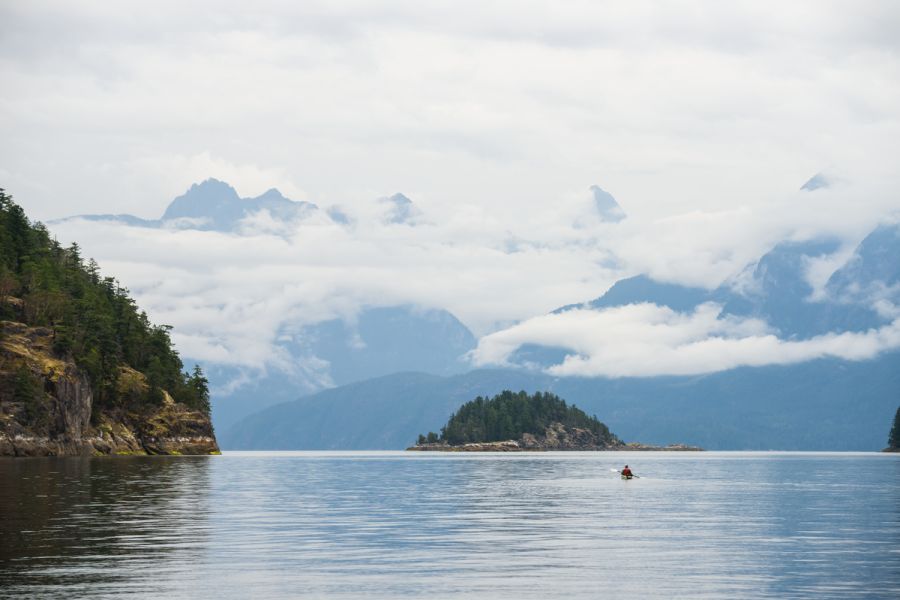 De Howe Sound bij Vancouver Island in West-Canada