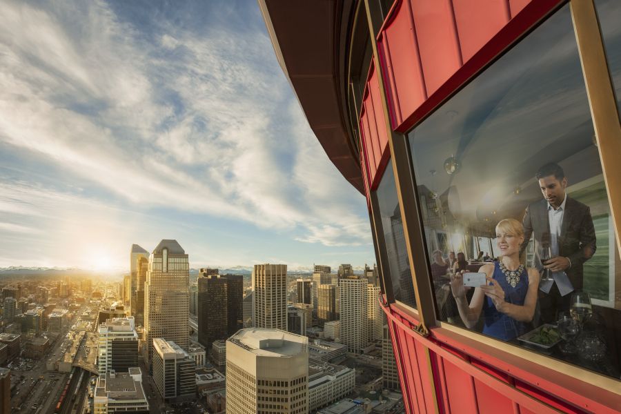 Uitzicht op Calgary vanaf de Calgary Tower in Alberta in Canada.