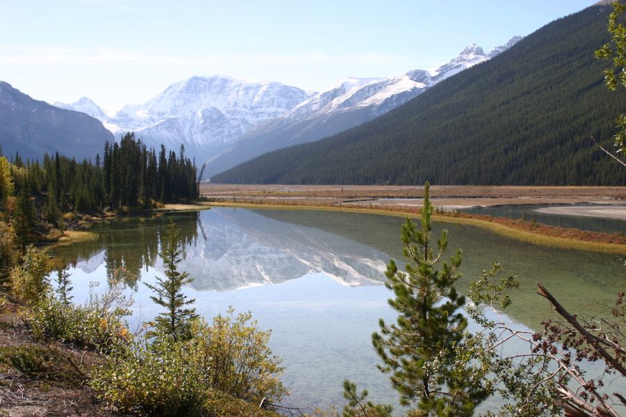 Uitzicht tijdens een busrondreis door West-Canada