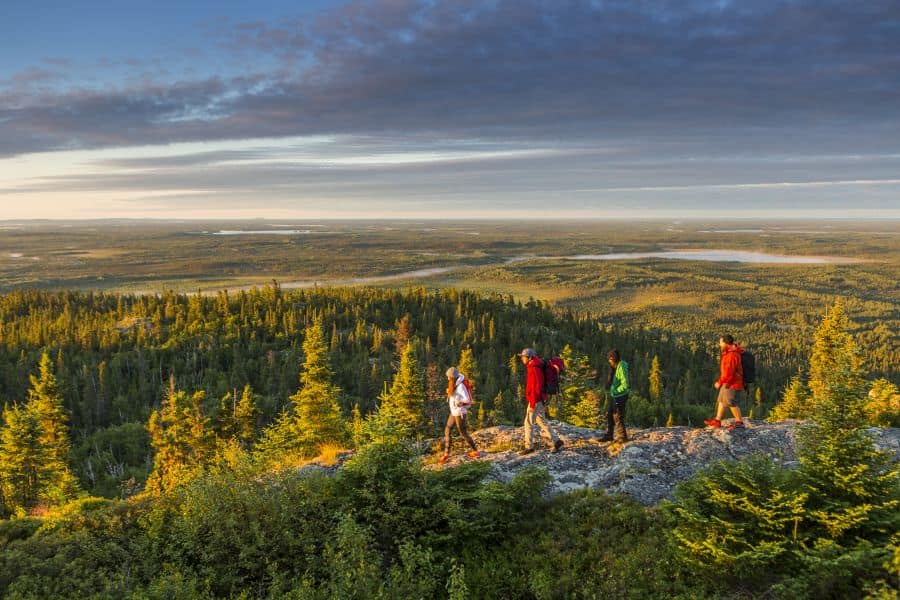 Wandelaars in de Baie-James gemeente in Quebec in Canada.