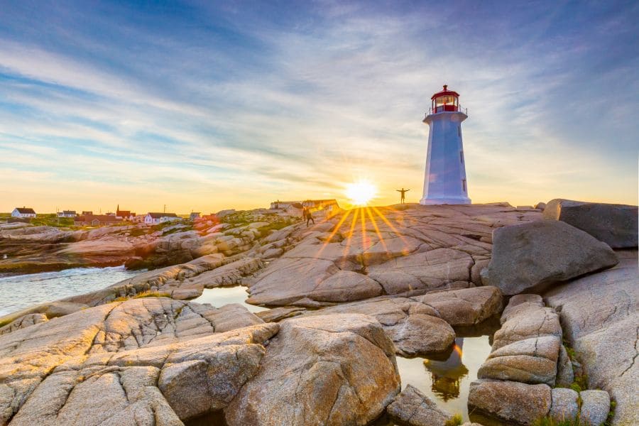 Uitzicht op de vuurtoren van Peggy’s Cove in Nova Scotia in Canada.