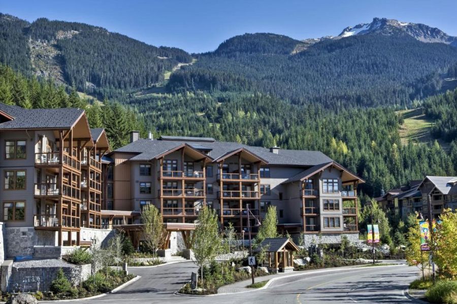 Buitenaanzicht van Evolution Whistler tijdens een rondreis door West-Canada
