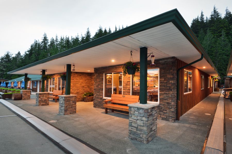 Ingang van Knight Inlet Lodge nabij Vancouver Island in British Columbia in Canada.