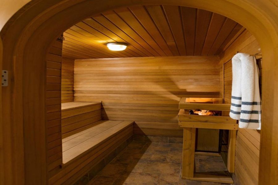 Sauna van Irwins Mountain Inn in Banff tijdens een wintersportreis naar Canada