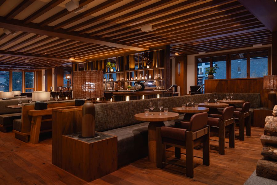 Het Good Folk restaurant bij Otter Hotel tijdens een winterreis naar Canada