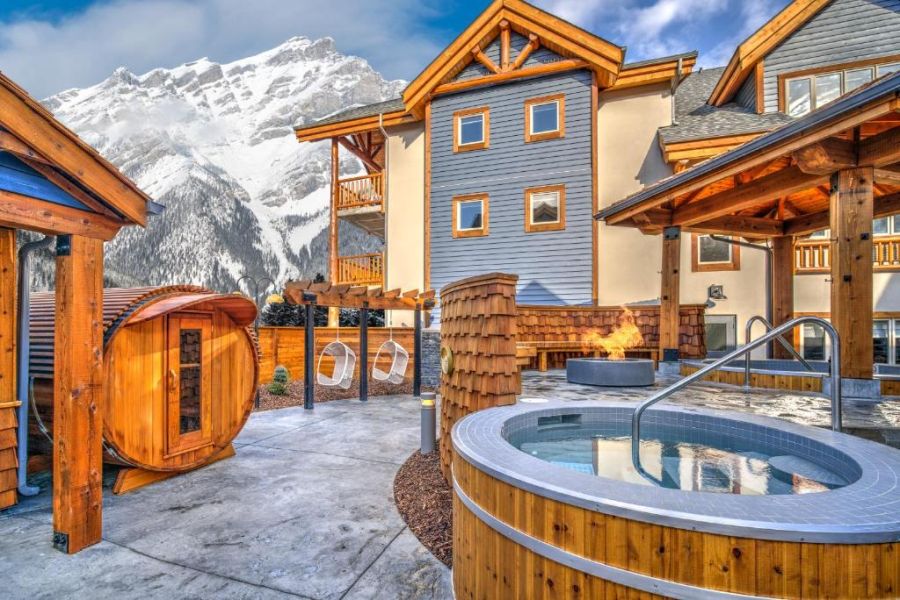 Heerlijk ontspannen in de hottub van Canalta Lodge.