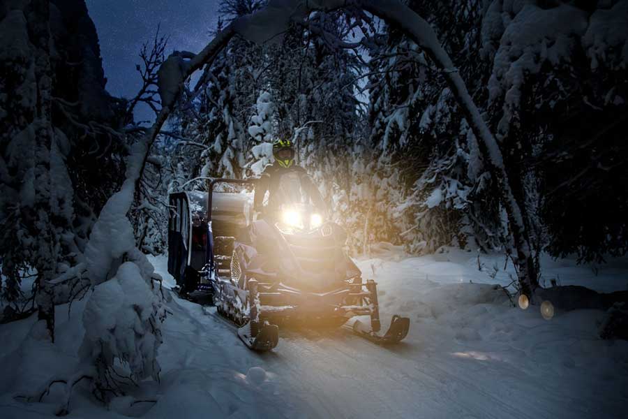 Ruka Sneeuwscooterslee safari op zoek naar het noorderlicht