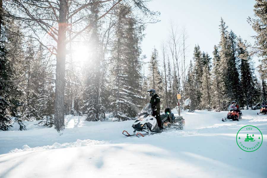 Sneeuwscootersafari met bezoek rendierfarm Saariselka