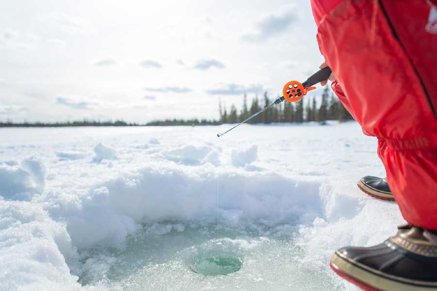 Sneeuwscootersafari incl. ijsvissen Yllas