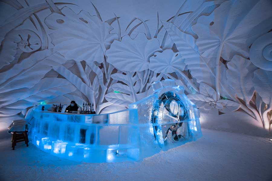 Sneeuwscootersafari naar Lainio Snow Village Yllas