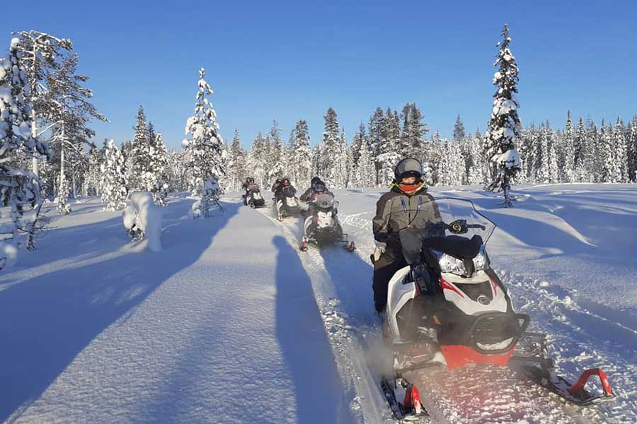 eXclusief Kennismaking met sneeuwscooters Yllas/Akaslompolo