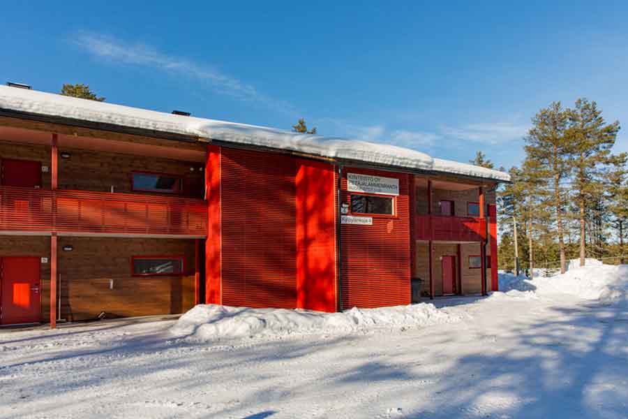 Buitenaanzicht appartementen Holiday Club Kuusamon Troppiiki met BBI Travel
