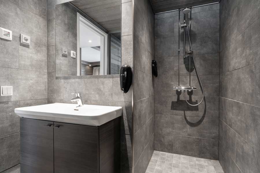 Ruka Valley48 badkamer Ruka met BBI Travel