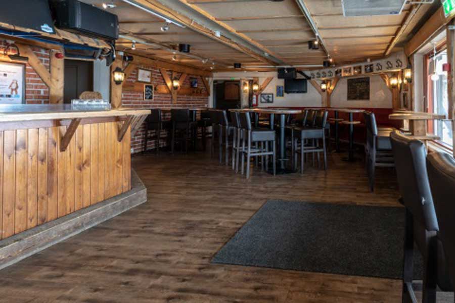 Moes Bar Scandic Rukahovi Ruka met BBI Travel
