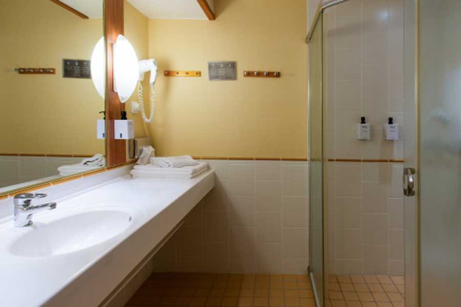 Superior kamer badkamer Scandic Rukahovi Ruka met BBI Travel