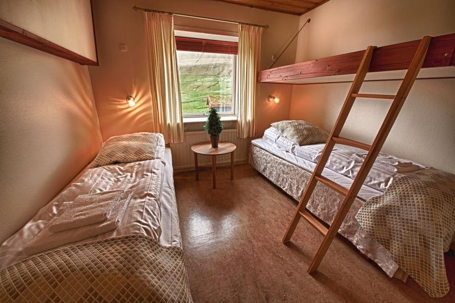 Gjaargardur Guesthouse - Gjogv