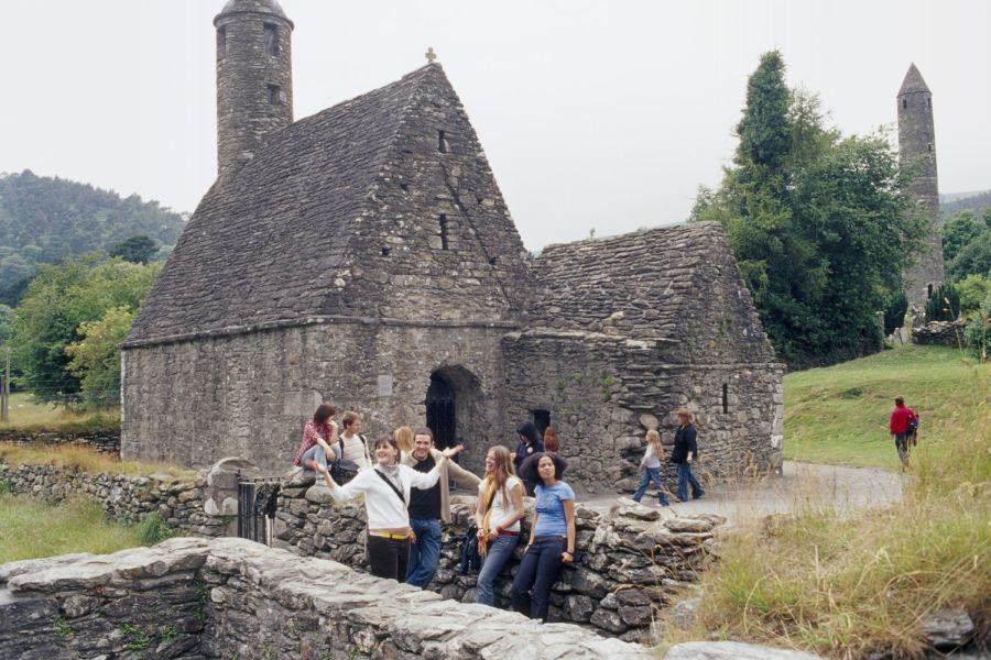 Het Glendalough klooster en de ronde toren.