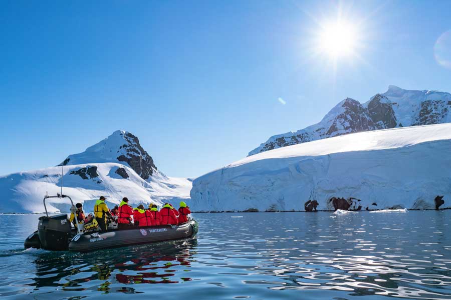 2024 *VROEGBOEK* 18-Daagse Hurtigruten expeditie; Ontdek PatagoniÃ« en Antarctica
