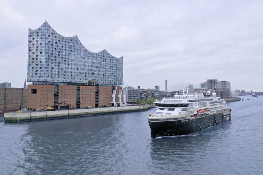 MS Fridtjof Nansen in Hamburg