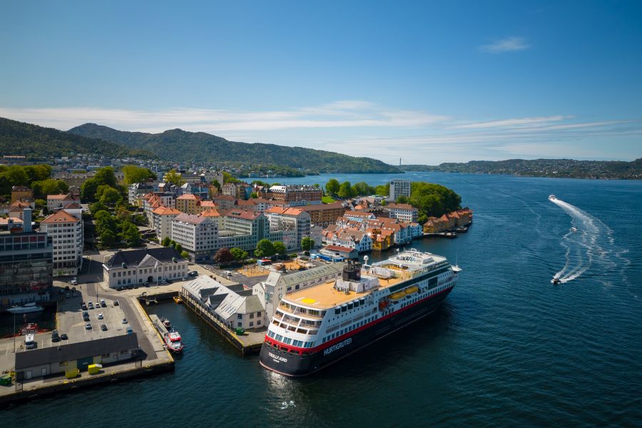 MS Trollfjord