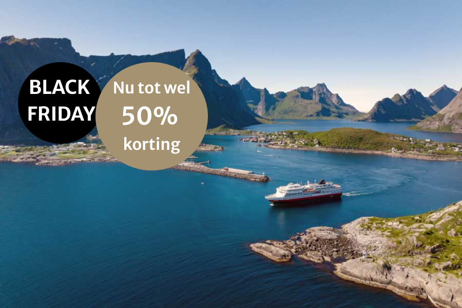 MS Finnmarken in de Lofoten