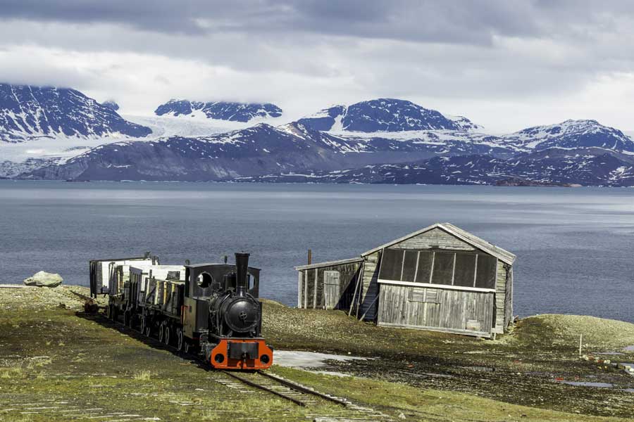 Hurtigruten Svalbard Line met BBI Travel