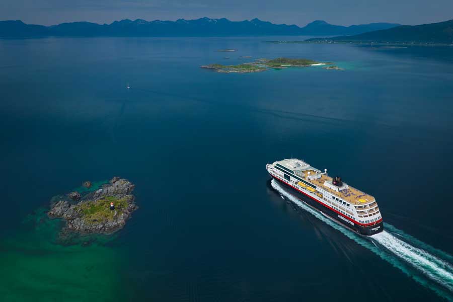 Hurtigruten Svalbard Line