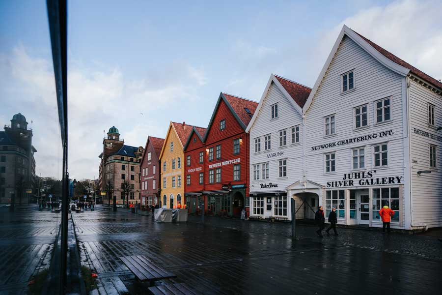 Hurtigruten Svalbard Line met BBI Travel