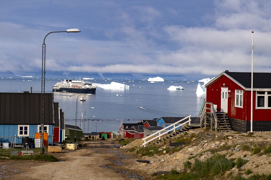 Greenland - Qaanaaq - MS Fridtjof Nansen