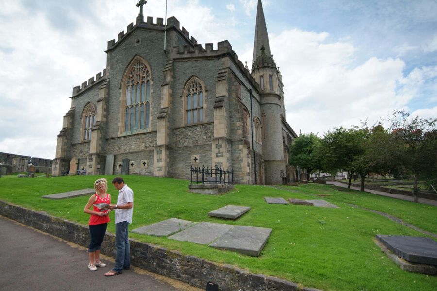 Derry autorondreis Ierland afwisselend verblijf