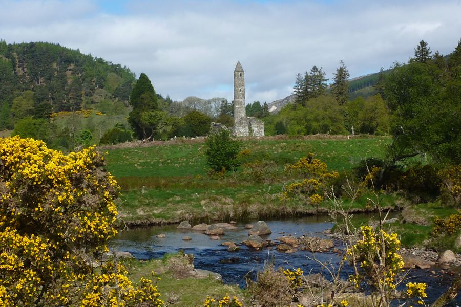 Glendalough, vlieg/busrondreis Ierland