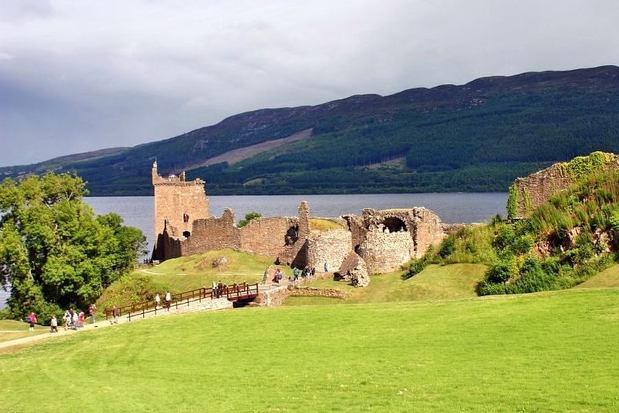 Lough Ness, vlieg/busrondreis Schotland & Ierland