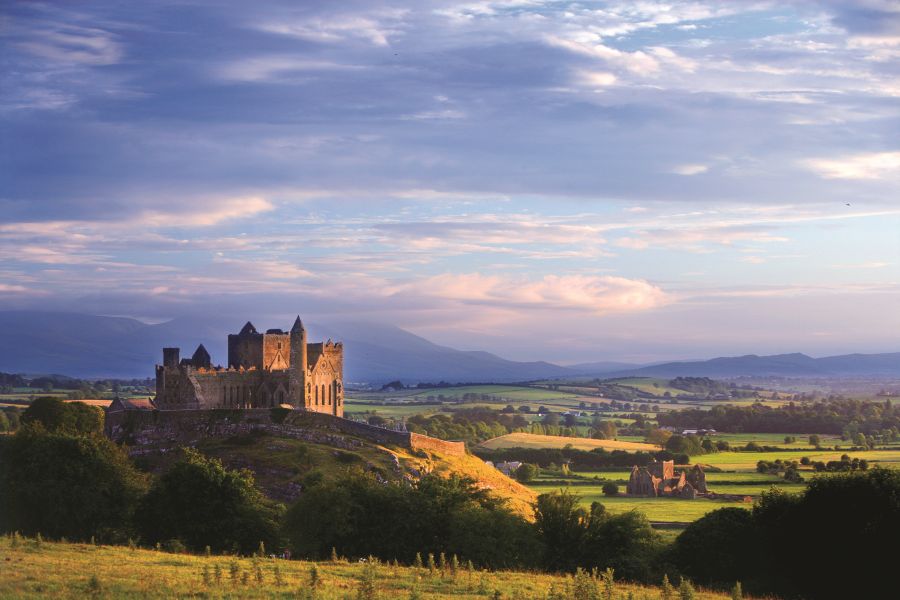 Rock of Cashel, Tipperary, vlieg/busrondreis Schotland & Ierland