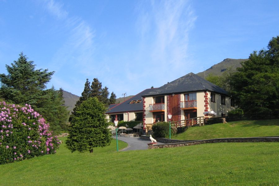 Kylemore Pass Hotel, Kylemore