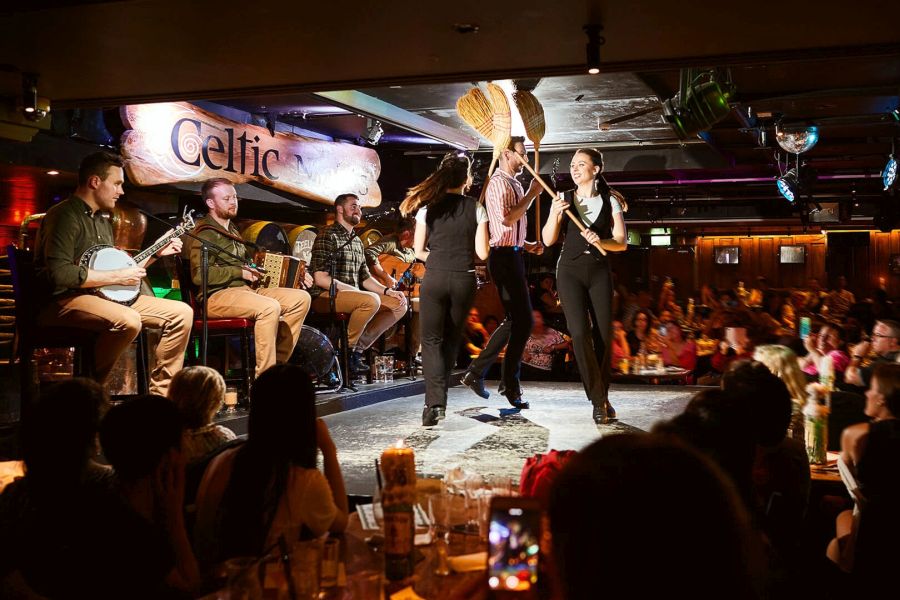 Dublin Celtic Nights show & diner