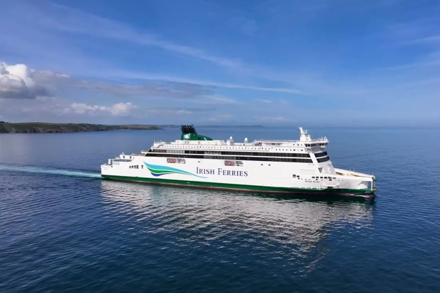 Irish Ferries ferry Calais-Dover & over de Ierse Zee