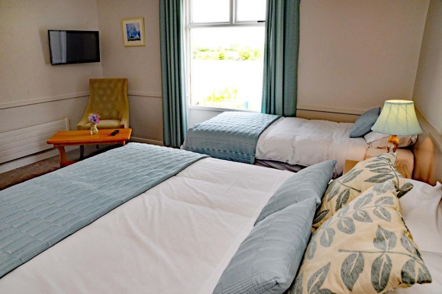 Whispering Pines B&B, Crosshaven