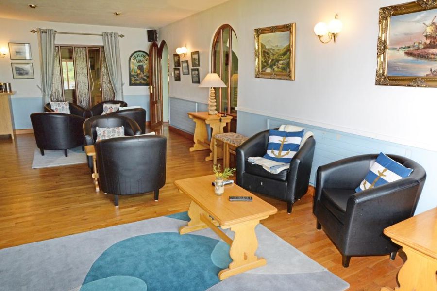 Whispering Pines B&B, Crosshaven