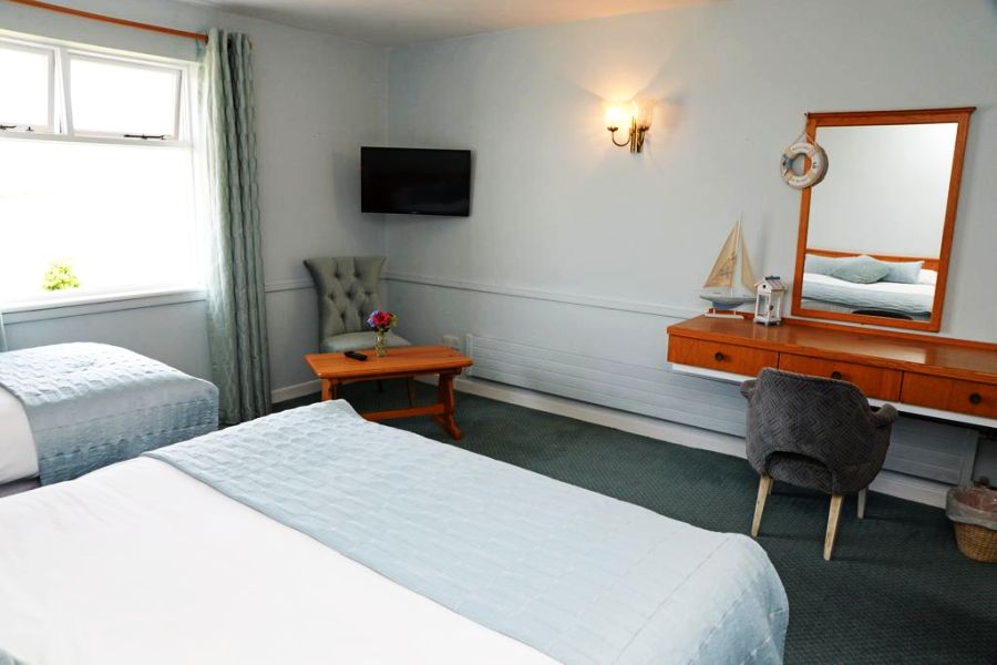 Whispering Pines B&B, Crosshaven