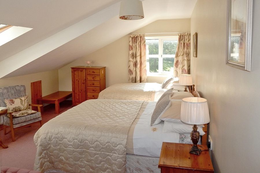 Buckfield Inn, Westport