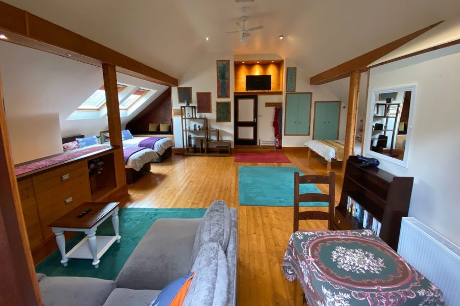 Kylemore Pass Hotel, Kylemore